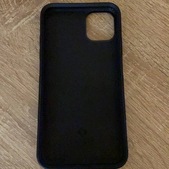 IPhone 11 Pro Max case - Picture 2 of 2